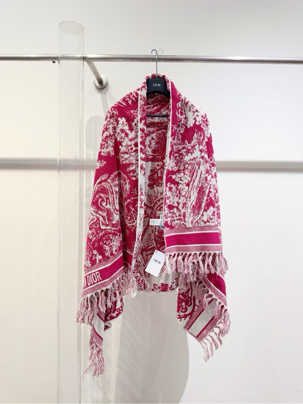 🚩steal Dior Pink and White Toile Fringed Shawl